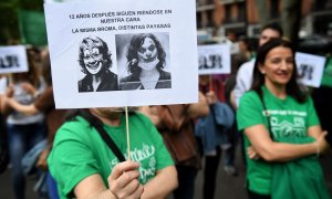 Decenas de personas durante una manifestación del profesorado por la defensa de la educación pública, a 8 de mayo de 2024, en Madrid.