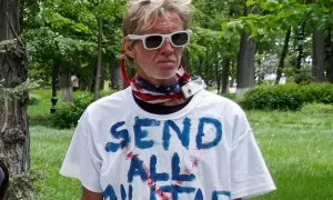 Ryan Routh, detenido como presunto atacante de Trump, durante una protesta por Ucrania, a 17 de mayo de 2022.