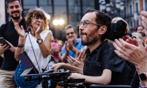 El eurodiputado de Unidas Podemos, Pablo Echenique, durante el acto de cierre de campaña de Podemos para los comicios europeos, en la plaza de Pedro Zerolo, a 7 de junio de 2024