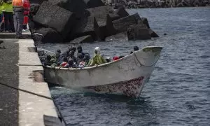 Un cayuco a su llegada al puerto de La Restinga, a 14 de septiembre de 2024, en El Hierro, Canarias.