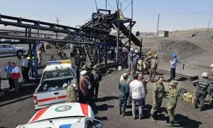 Las fuerzas de seguridad y rescate iraníes en la mina de carbón en Tabas, en el sureste de Irán, el 22 de septiembre de 2024