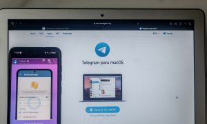 Página de inicio a Telegram en una tablet y un smartphone, a 25 de marzo de 2024, en Madrid.