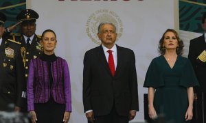 La presidenta electa de México, Claudia Sheinbaum, el presidente en funciones, Andrés Manuel López Obrador, y su esposa Beatriz Gutiérrez Mueller, a 16 de septiembre de 2024.