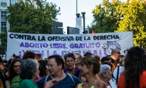 Decenas de personas marchan en la manifestación por el Día de Acción Global por la despenalización del aborto, a 28 de septiembre de 2023, en Madrid (España). Imagen de archivo.