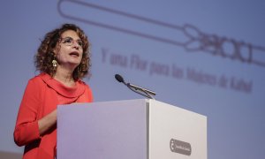 La vicepresidenta primera y ministra de Hacienda, María Jesús Montero, interviene durante el II Encuentro de Alcaldesas.