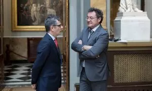 El ministro de la Presidencia, Justicia y Relaciones con las Cortes, Félix Bolaños charla con el fiscal general del Estado, Álvaro García Ortiz. Archivo.