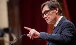 El presidente de la Generalitat, Salvador Illa, interviene durante el primer Debate de Política General (DPG) en el Parlament de su legislatura, a 8 de octubre de 2024, en Barcelona, Catalunya (España).