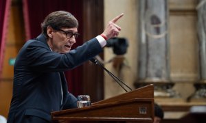 El presidente de la Generalitat de Catalunya, Salvador Illa, interviene durante un debate de Política General en el Parlament de Catalunya.