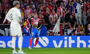 Ángel Correa, delantero del Atlético de Madrid, celebra un gol durante el partido frente al Real Madrid en el estadio Civitas Metropolitano, a 29 de septiembre de 2024.