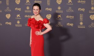 La actriz Aitana Sánchez-Gijón posa en la alfombra rosa previa a la gala de la 38 edición de los Premios Goya, en el Auditorio Feria de Valladolid, a 10 de febrero de 2024, en Valladolid, Castilla y León (España).