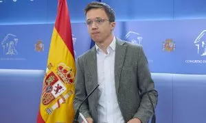 El portavoz de Sumar Iñigo Errejón durante una rueda de prensa posterior a la reunión de la Junta de Portavoces, en el Congreso de los Diputados, a 22 de octubre de 2024.