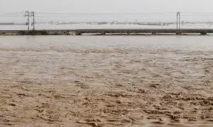 Imagen de de la vía del tren en Sollana (Valencia).