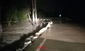 Carretera C-31B inundada al punt quilomètric 4.