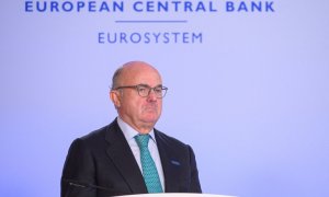 El vicepresidente del BCE, el español Luis de Guindos, en la rueda de prensa posterior a la reunión del Consejo de Gobierno de la entidad en Liubliana, la capital de Eslovenia. AFP/Jure Makovec