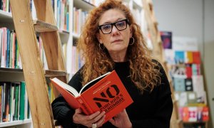 La escritora y periodista, Cristina Fallarás, posa durante la presentación de su nuevo libro 'No publiques mi nombre', en el Ateneo La Maliciosa, a 13 de noviembre de 2024, en Madrid (España).