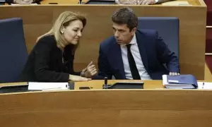 El 'president' de la Generalitat, Carlos Mazón, y la vicepresidenta y ahora también portavoz, Susana Camarero, durante el pleno del 29 de octubre de 2024.