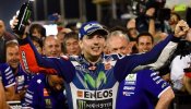 Lorenzo no da opción y vence con autoridad en Qatar