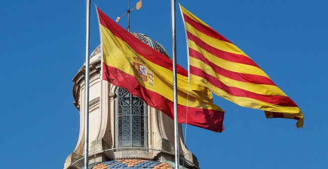 Casi cuatro empresas cambian su sede de Catalunya cada hora, según los registradores