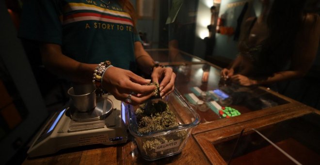 Barcelona, la capital mundial de los clubes de cannabis se tambalea tras quedarse sin regulación municipal