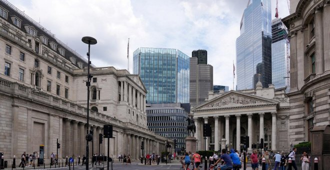 El Banco de Inglaterra interviene de urgencia en los mercados de deuda para estabilizar la prima de riesgo británica