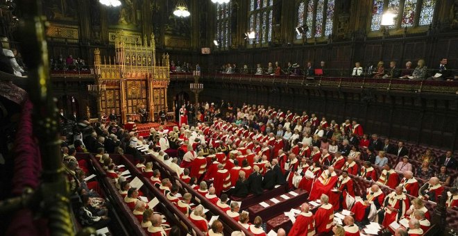 El laborismo británico quiere poner fecha al final a la aristocrática Cámara de los Lores y abre interrogantes sobre la monarquía
