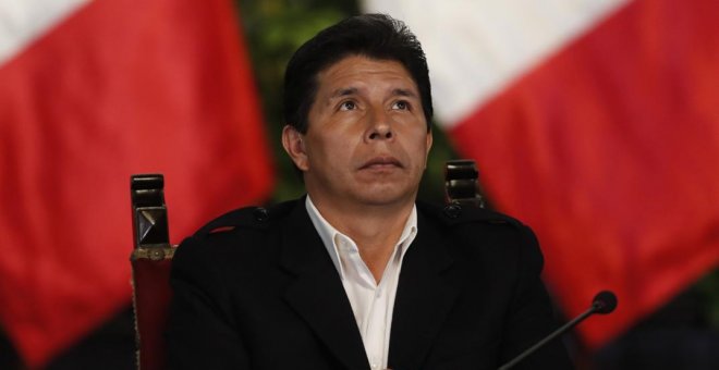 Pedro Castillo, detenido por la Policía tras ser destituido por el Congreso de Perú