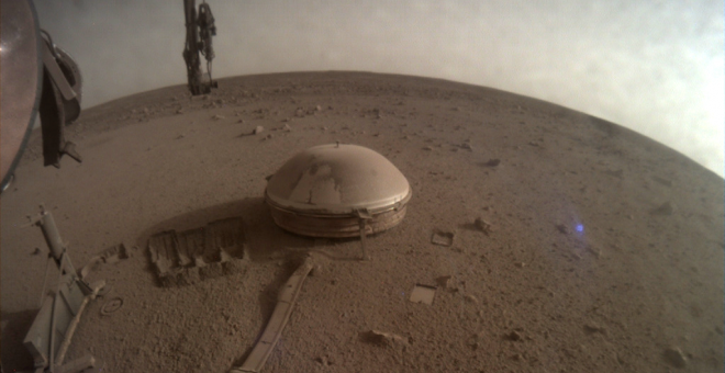 Así 'murió' InSight, el robot de la NASA que descubrió los terremotos en Marte