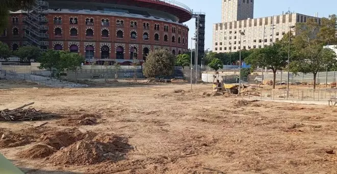 La tala masiva de árboles en un gran parque de Barcelona por las obras de Ferrocarrils genera indignación vecinal