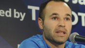 Iniesta, a punto para el derbi