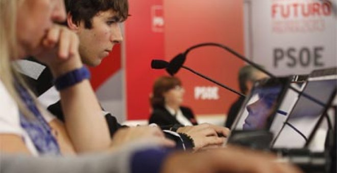 El PSOE plantea 28 reformas de la Constitución para incluir derechos