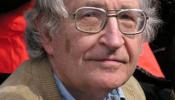 Chomsky y otras personalidades piden la legalización de la izquierda abertzale