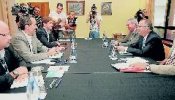 CC y PSOE sientan las bases para gobernar Canarias