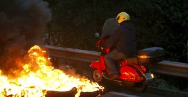 Los trabajadores del metal arrancan su huelga general con fuego