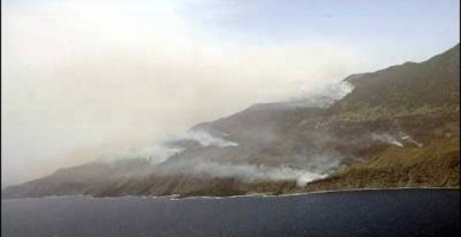 El fuego obliga a evacuar a 4.000 personas en La Palma