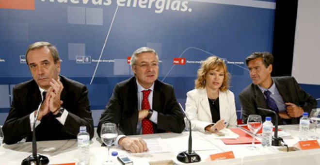 El PSOE critica la "huida hacia adelante" de Rajoy y su irresponsabilidad