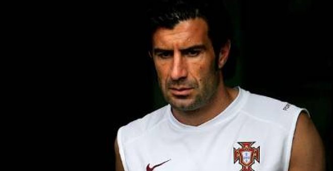 Luis Figo niega haber recibido dinero para apoyar a los socialistas en la campaña electoral