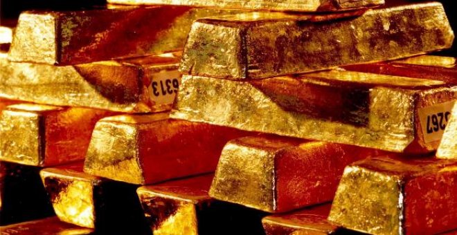 El oro bate un nuevo récord al superar los 1.020 dólares la onza