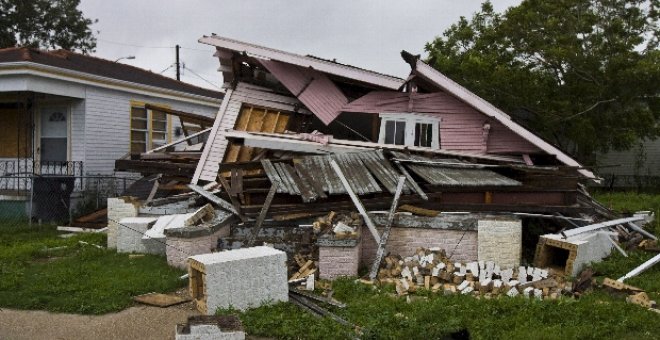 "Gustav", ya sólo depresión tropical, sigue debilitándose camino a Texas