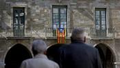 Varios Ayuntamientos catalanes se resisten a retirar las esteladas