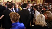 Rajoy e Iglesias se 'estrenan' en la oposición en el debate de investidura de Pedro Sánchez