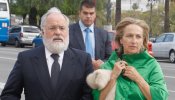 La esposa de Arias Cañete y parte de su familia registraron una sociedad opaca para gestionar cuentas suizas