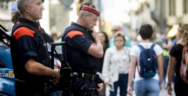 La Fiscalia ordena als Mossos identificar als responsables dels llocs de votació