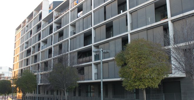Els veïns del bloc de 400 pisos de Sant Joan Despí pacten un augment gradual del lloguer