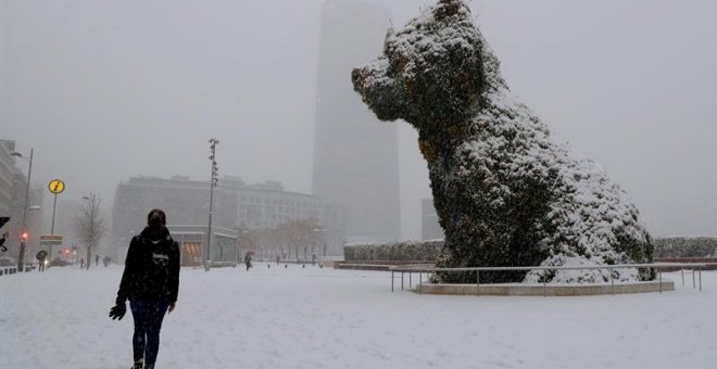 La nieve llega a las playas del norte y deja imágenes inolvidables