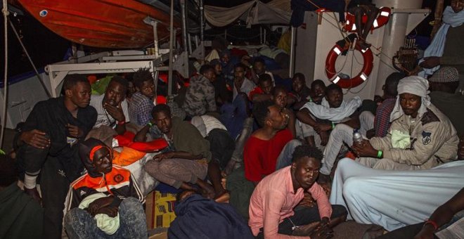 El barco Lifeline atracará en Malta y parte de los 234 rescatados irán a Italia