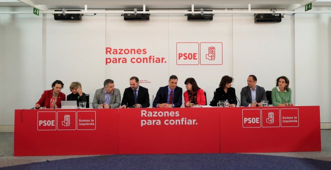 Sánchez pide ser críticos con Ciudadanos y descarta acercamientos al partido de Rivera