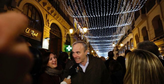 Zaragoza cuadruplica su presupuesto en luces navideñas a base de recortes sociales