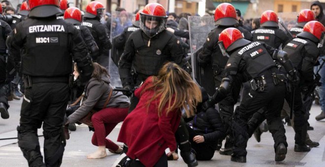 El PNV aplicó 17.000 veces la 'ley mordaza' mientras defendía su "reforma" en Madrid