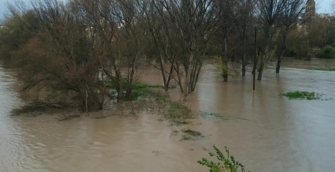 Piden precaución en Logroño por "posibles crecidas" del río