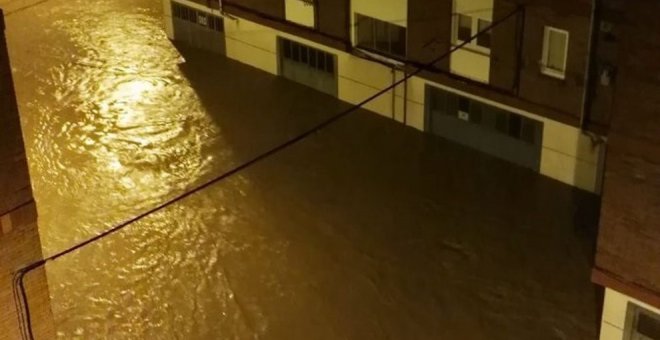 Profesionales de colegios oficiales inspeccionan inmuebles afectados por las inundaciones